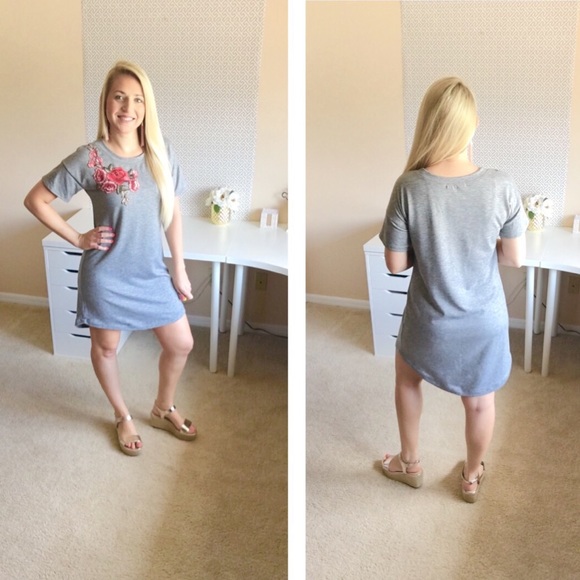 Potter's Pot Dresses & Skirts - Grey sweater dress embroidered rose small